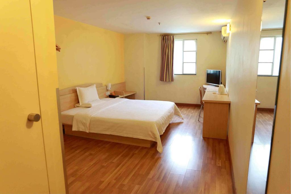 7Days Inn Guangzhou South Railway Station Nan Pu Metro Station 部屋 写真